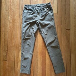 EUC slim fit Lululemon men’s ABC pants 30 X 32